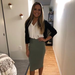 Meet your Posher, Julia